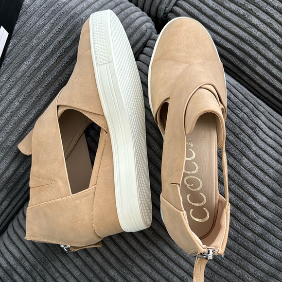 Ccocci cut-out wedge NWT - Picture 1 of 6